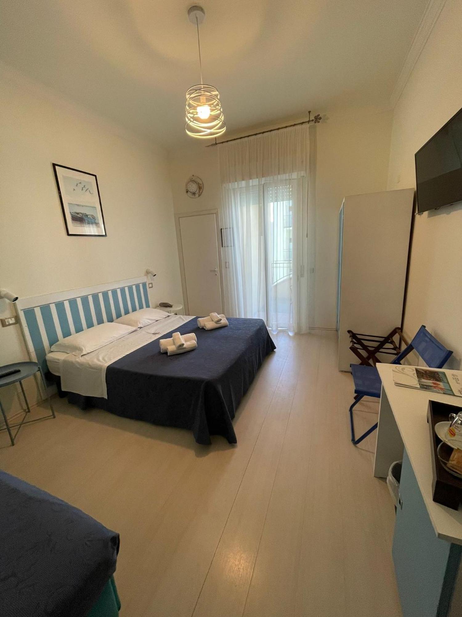 Hotel Dei Platani Rimini Esterno foto