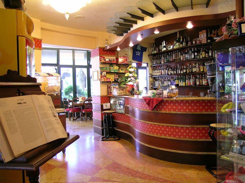 Hotel Dei Platani Rimini Esterno foto